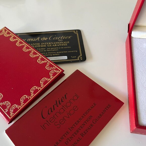 CARTIER - 18 CARAT GOLD VINTAGE LIGHTER - WITH NAVY/RED LAQUER STRIPES. - Picture 4 of 7